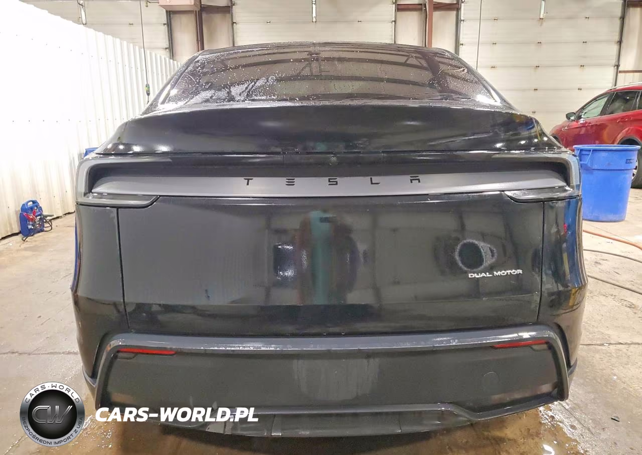 2026 Tesla Model Y VIN:7SAYGDEE0TF552584 - 6