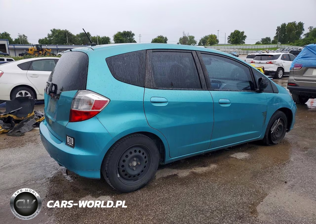2012 Honda Fit VIN:JHMGE8H35CC006598 - 3