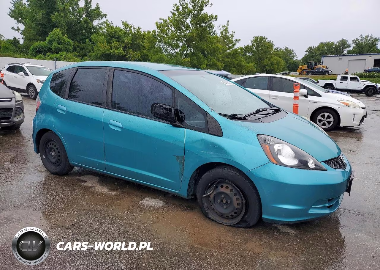 2012 Honda Fit VIN:JHMGE8H35CC006598 - 4