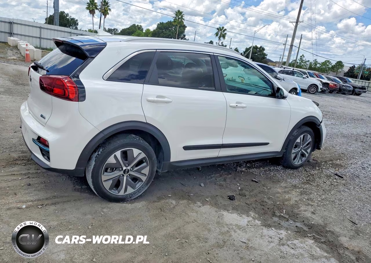 2020 Kia Niro Ex Premium VIN:KNDCE3LG5L5040686 - 3