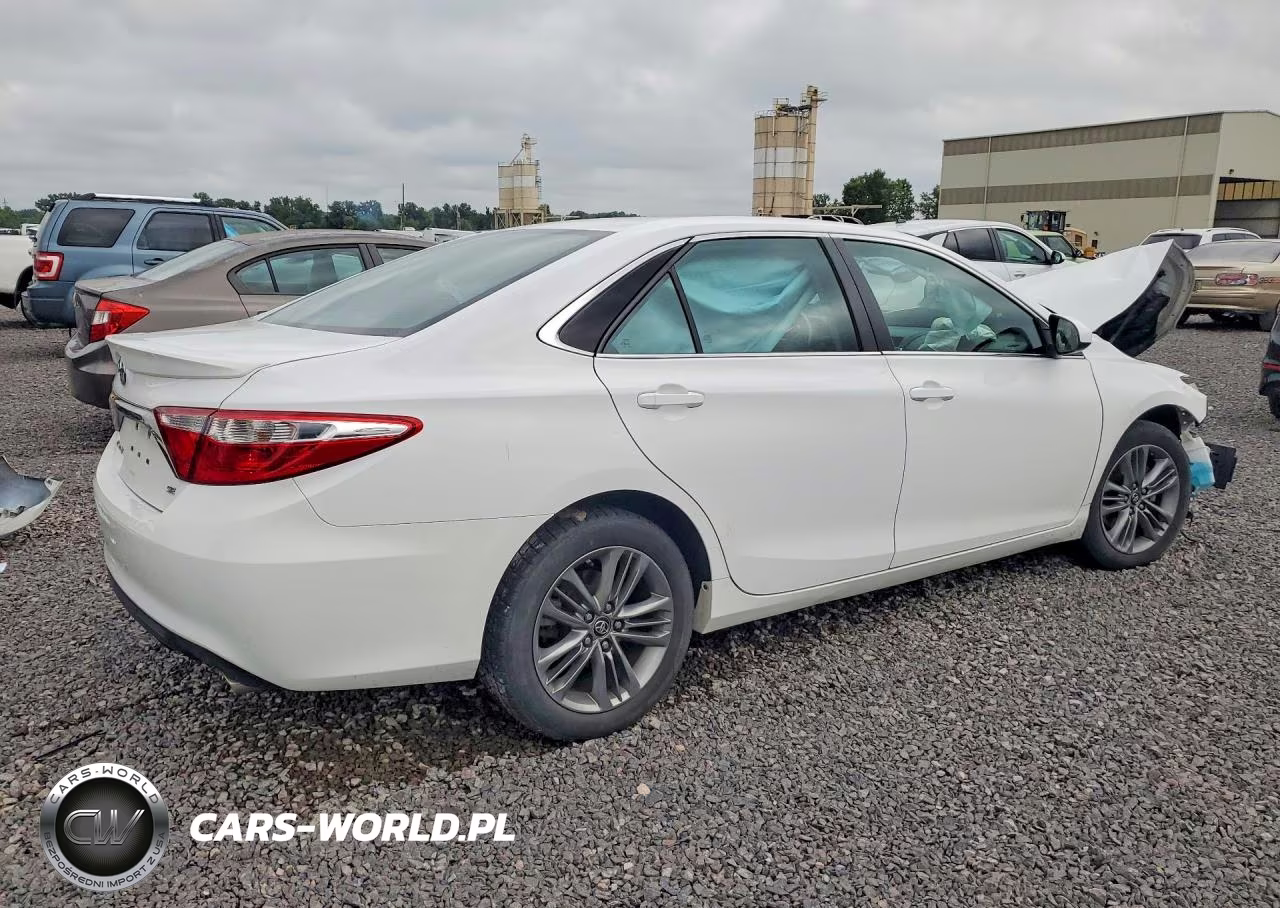 2017 Toyota Camry Se VIN:4T1BF1FK6HU305623 - 3
