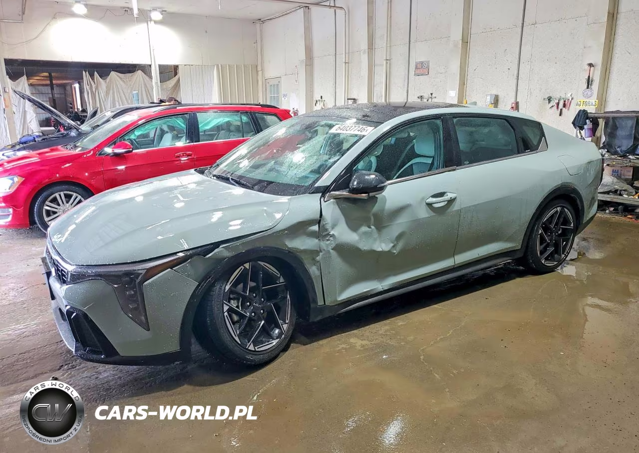 2025 Kia K4 Gt Line – zdjęcie 1 z 12