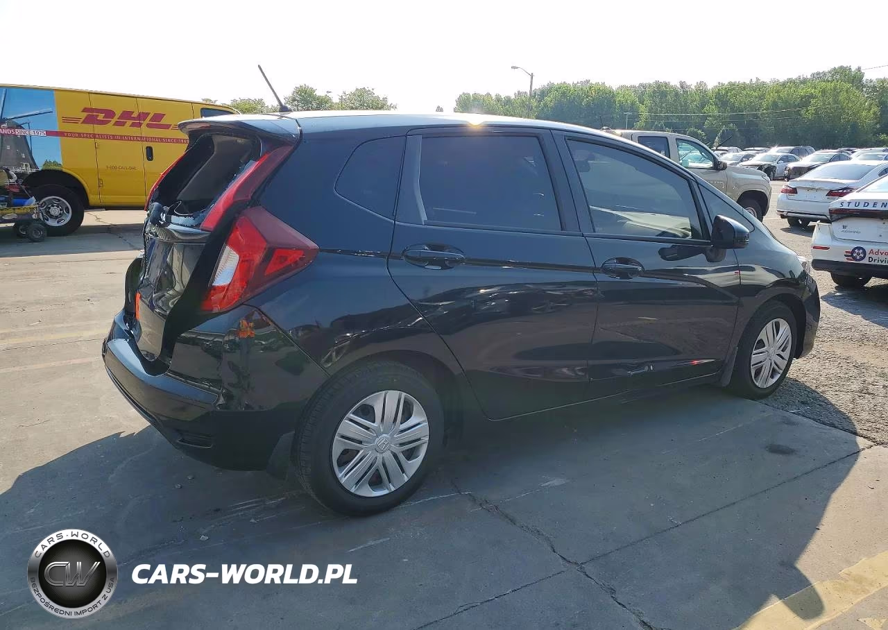 2018 Honda Fit Lx VIN:3HGGK5H41JM736555 - 3