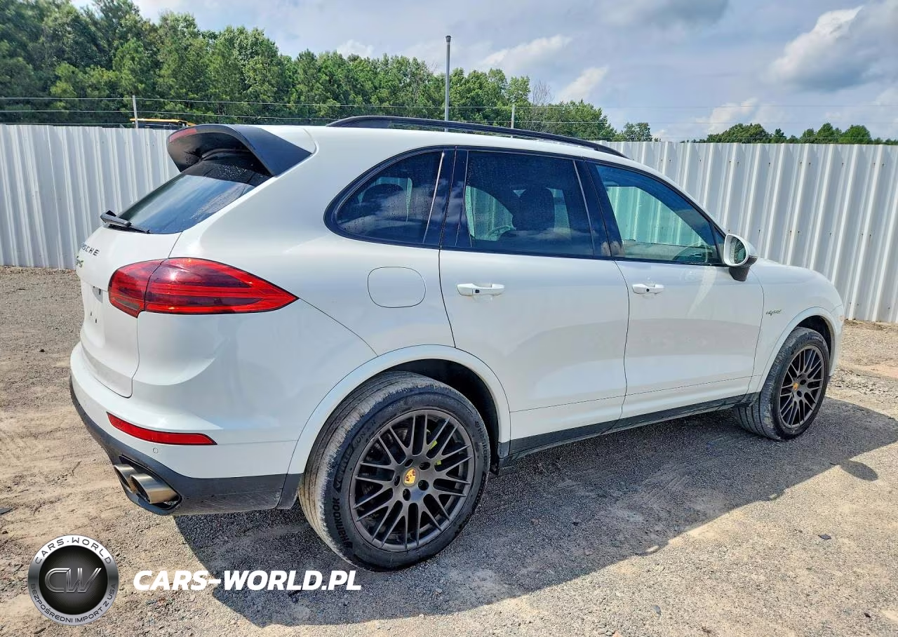 2017 Porsche Cayenne Se Hybrid Platinum VIN:WP1AE2A2XHLA68929 - 3
