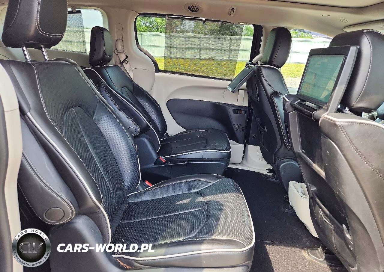 2021 Chrysler Pacifica Hybrid Limited VIN:2C4RC1S7XMR514013 - 11
