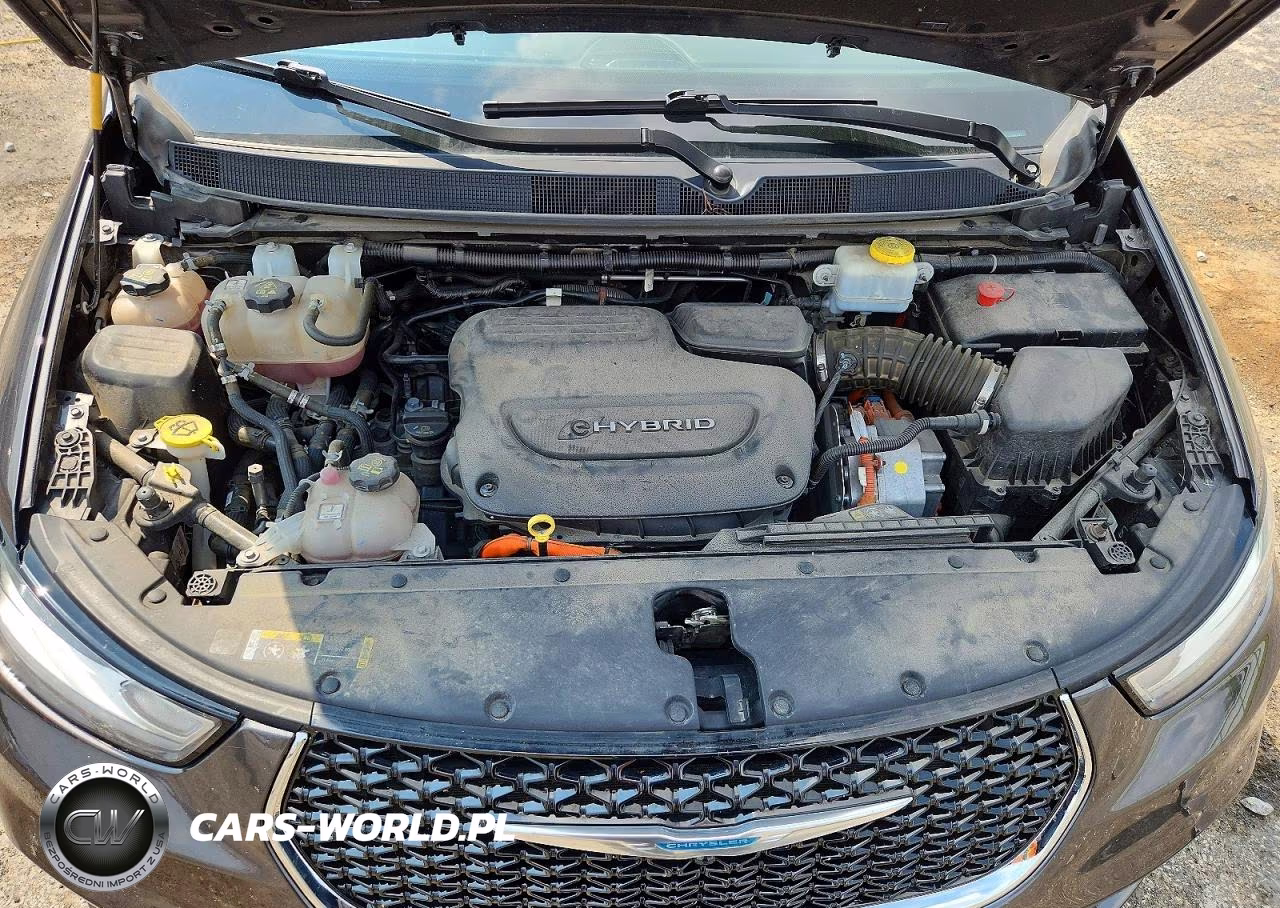 2021 Chrysler Pacifica Hybrid Limited VIN:2C4RC1S7XMR514013 - 12