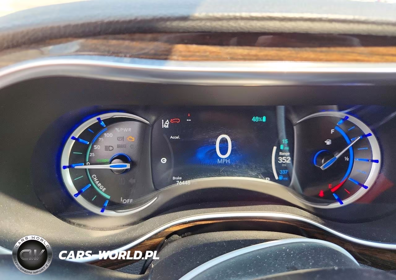 2021 Chrysler Pacifica Hybrid Limited VIN:2C4RC1S7XMR514013 - 9