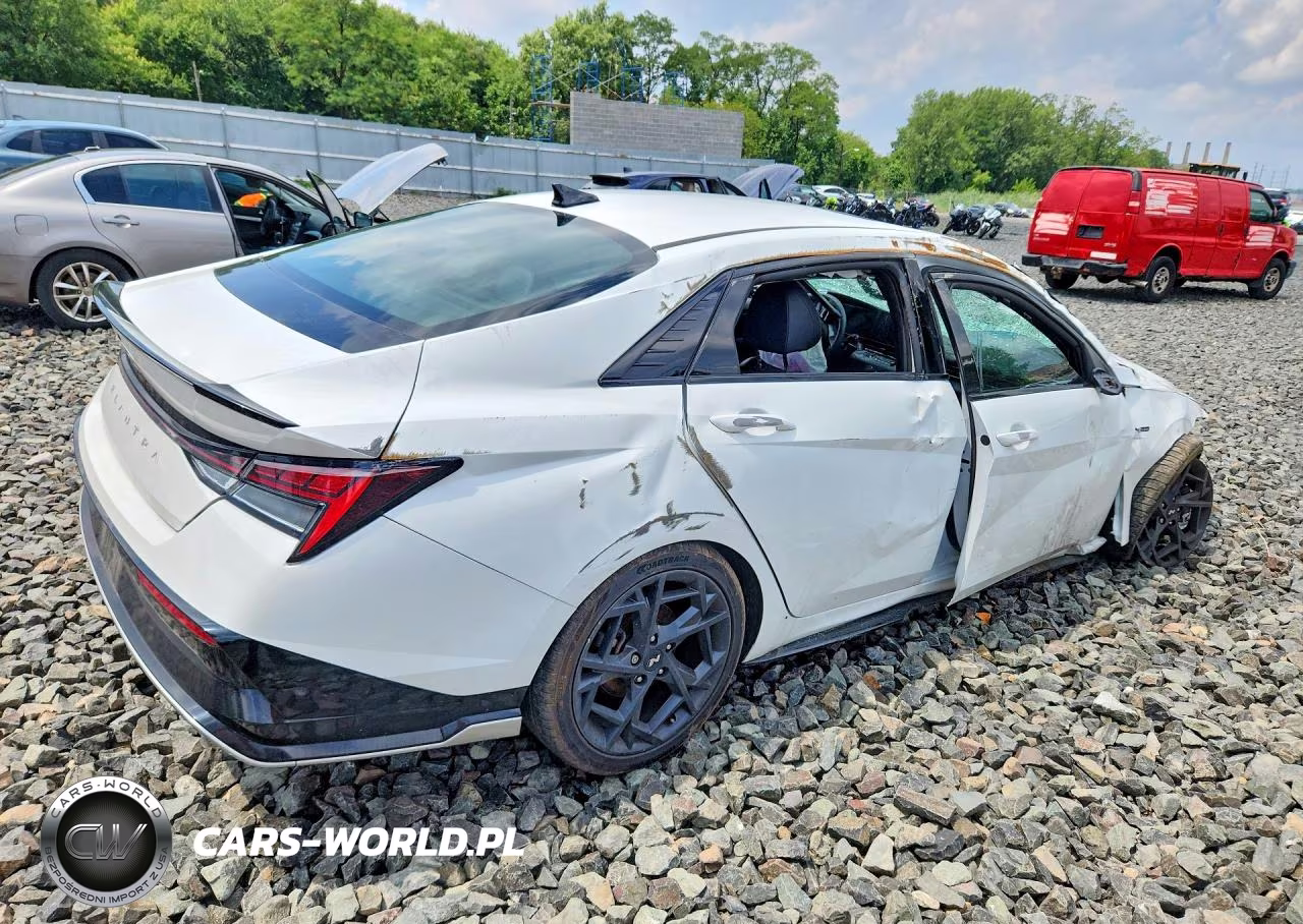 2025 Hyundai Elantra N Line VIN:KMHLR4DF8SU997653 - 3