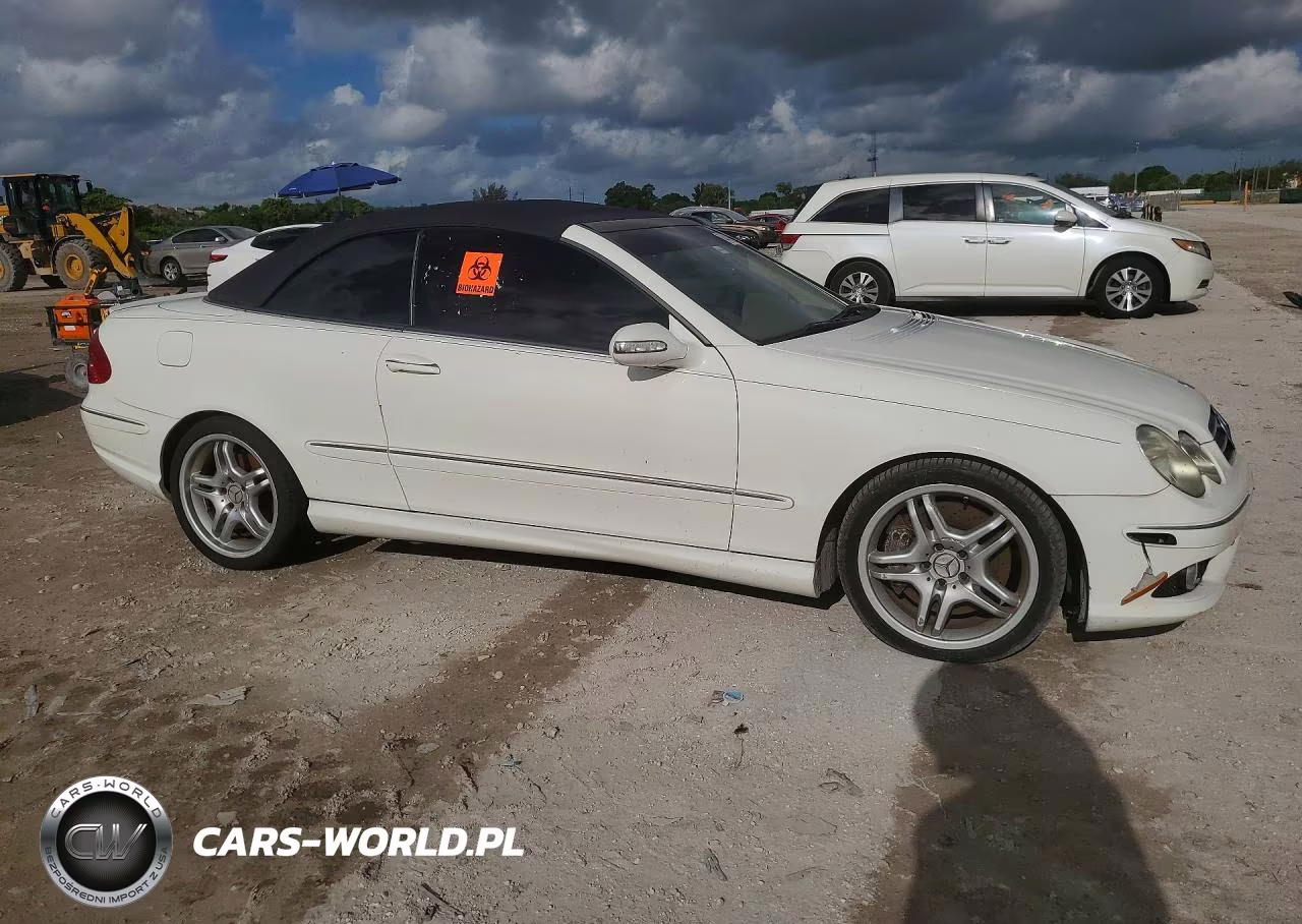 2008 Mercedes-Benz Clk 550 VIN:WDBTK72F78T094128 - 4