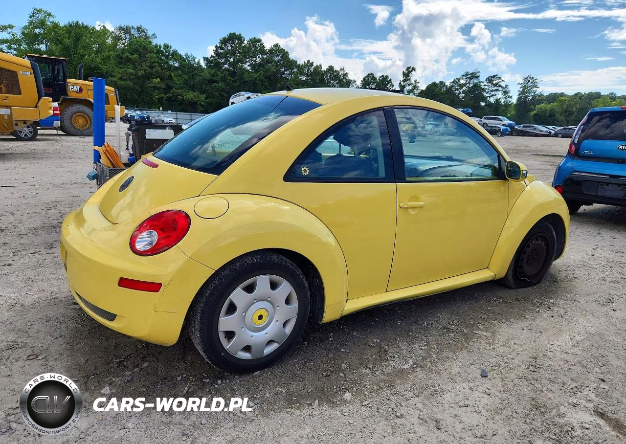 2010 Volkswagen New Beetle VIN:3VWPG3AG2AM012072 - 3