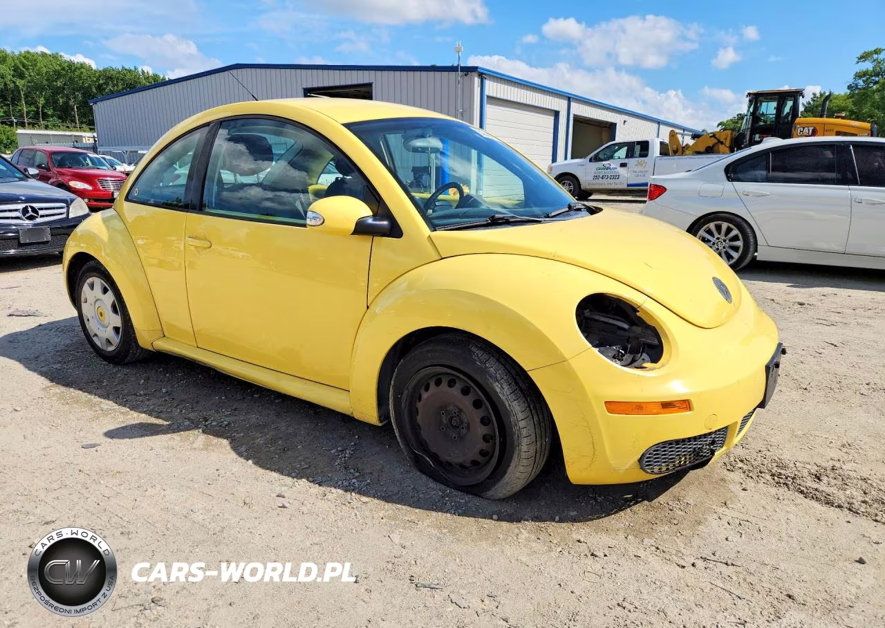 2010 Volkswagen New Beetle VIN:3VWPG3AG2AM012072 - 4