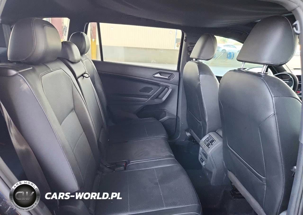 2018 Volkswagen Tiguan Se VIN:3VV3B7AX7JM196546 - 10