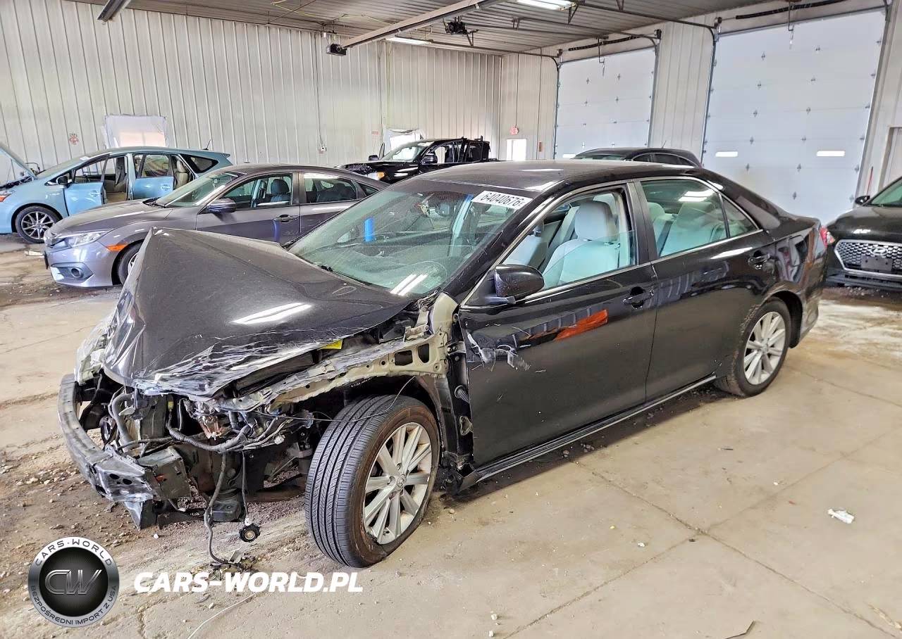 2014 Toyota Camry Hybrid Xle – zdjęcie 1 z 13