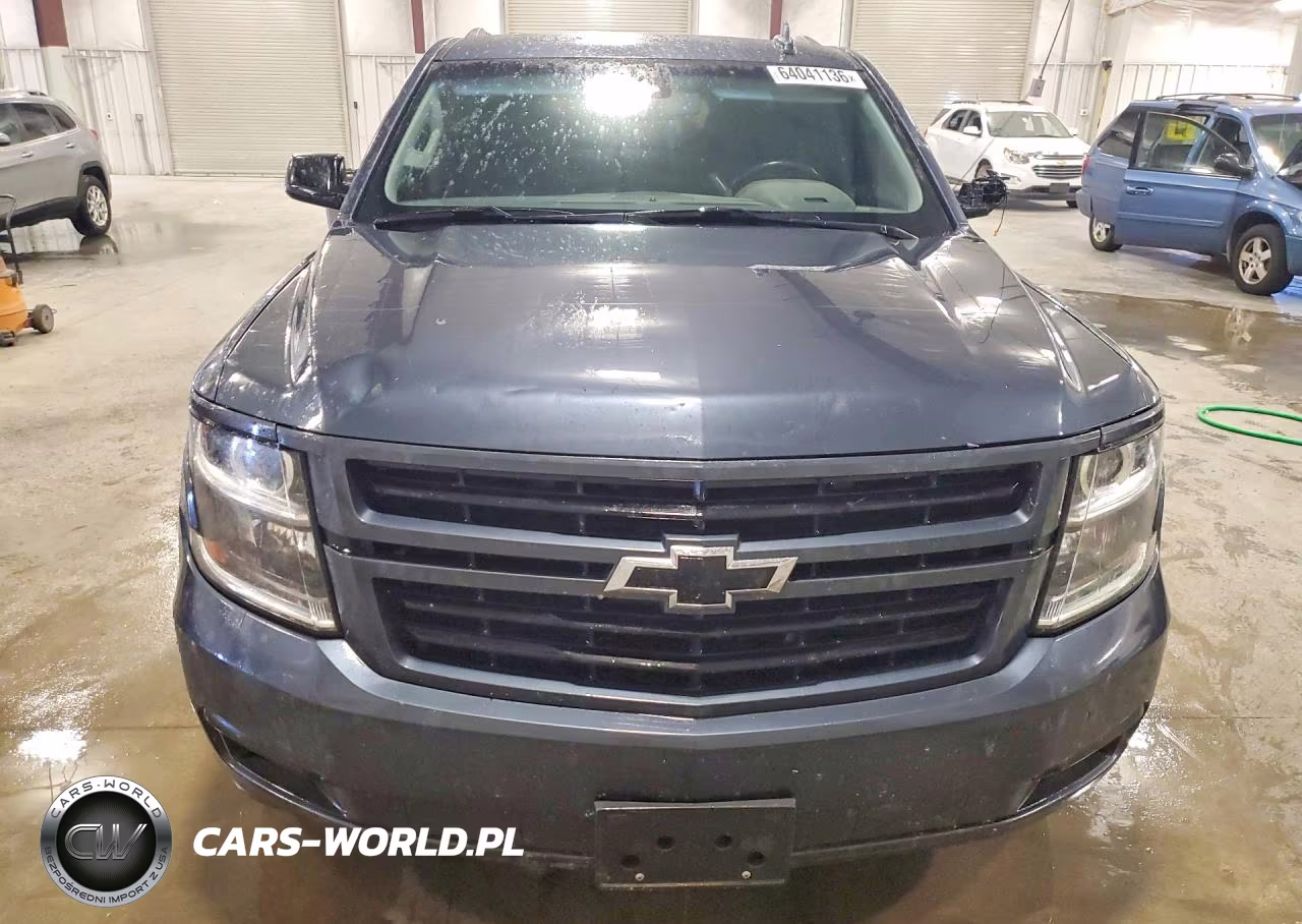 2019 Chevrolet Suburban K1500 Premier VIN:1GNSKJKJ8KR296454 - 5
