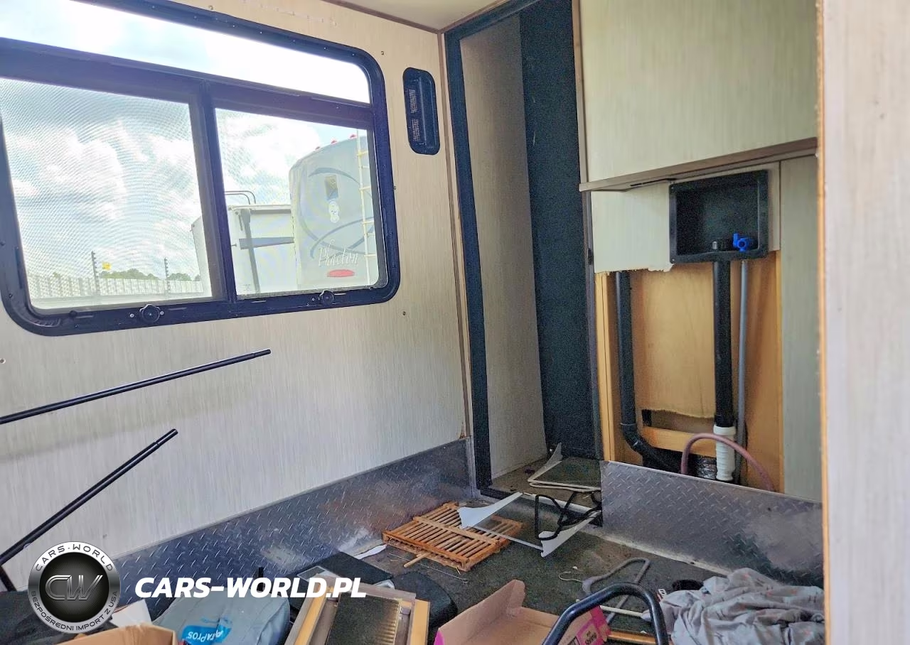 2019 Forest River Vengeance Camper VIN:5ZT3VG5F2K6502625 - 6