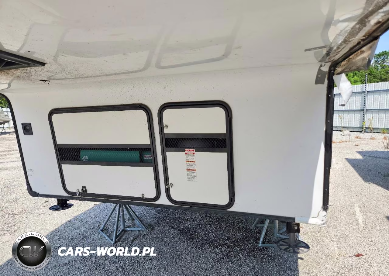 2019 Forest River Vengeance Camper VIN:5ZT3VG5F2K6502625 - 8