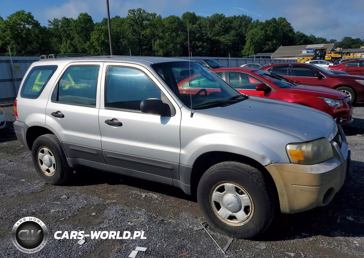 2005 Ford Escape Xls VIN:1FMYU92Z35KA01724 - 4