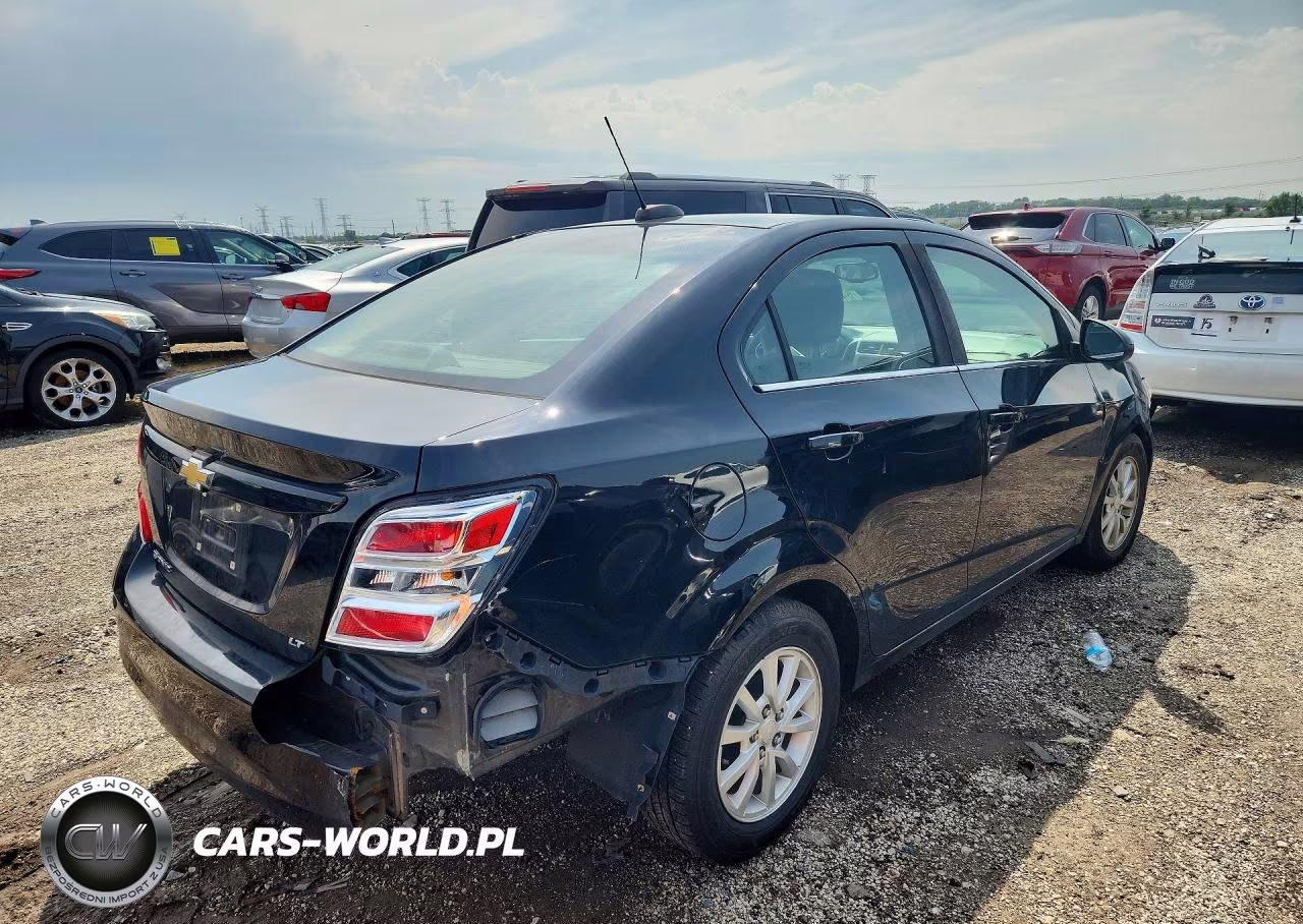 2019 Chevrolet Sonic Lt VIN:1G1JD5SB5K4126511 - 3