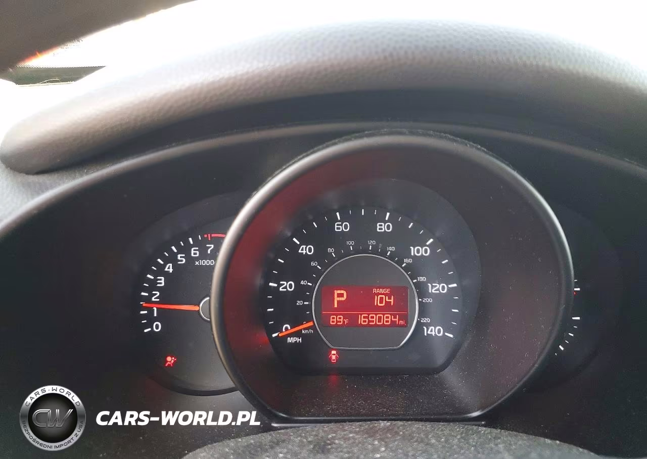 2016 Kia Soul + VIN:KNDJP3A58G7243505 - 9