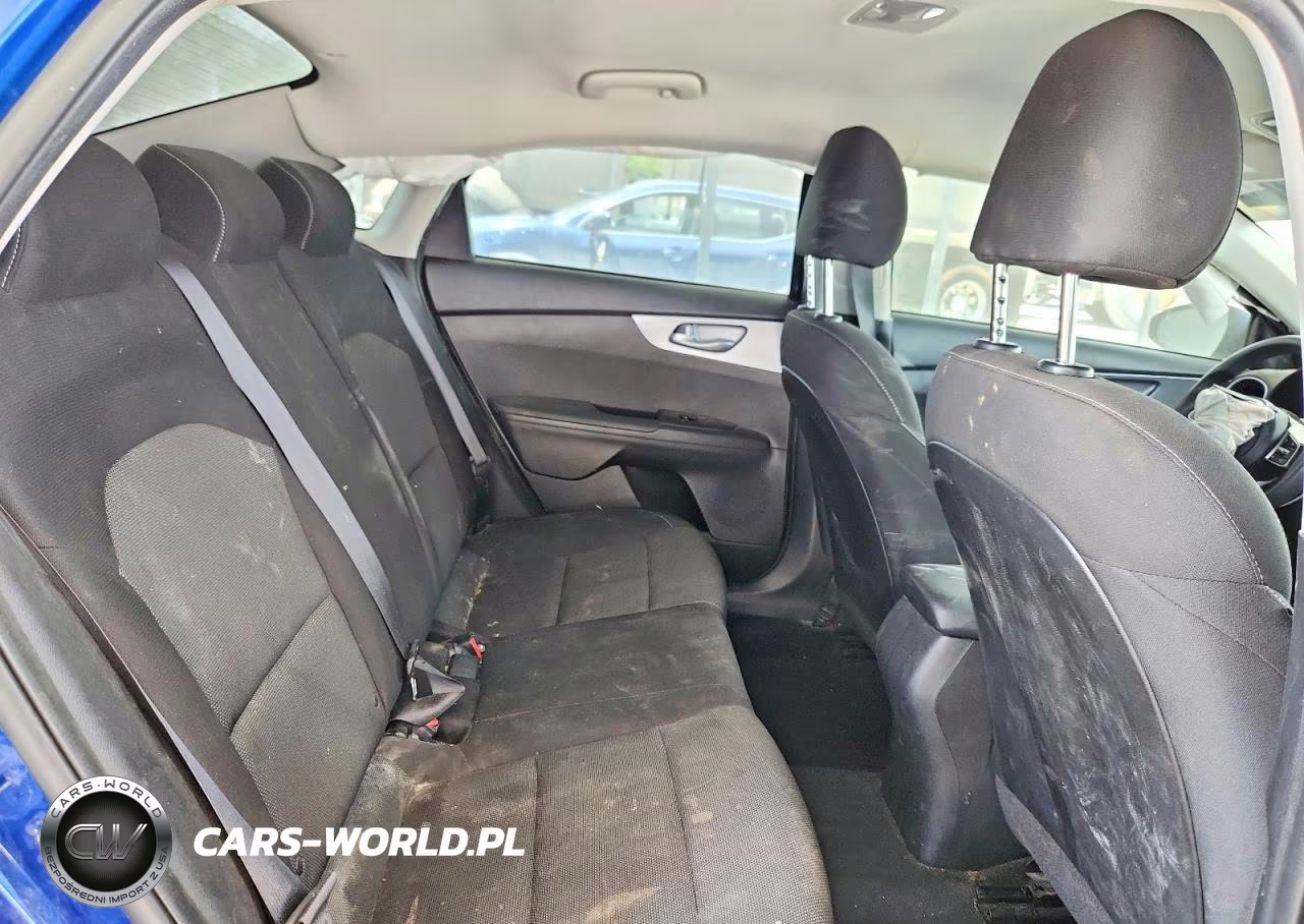 2023 Kia Forte Lxs VIN:3KPF24AD9PE569881 - 10