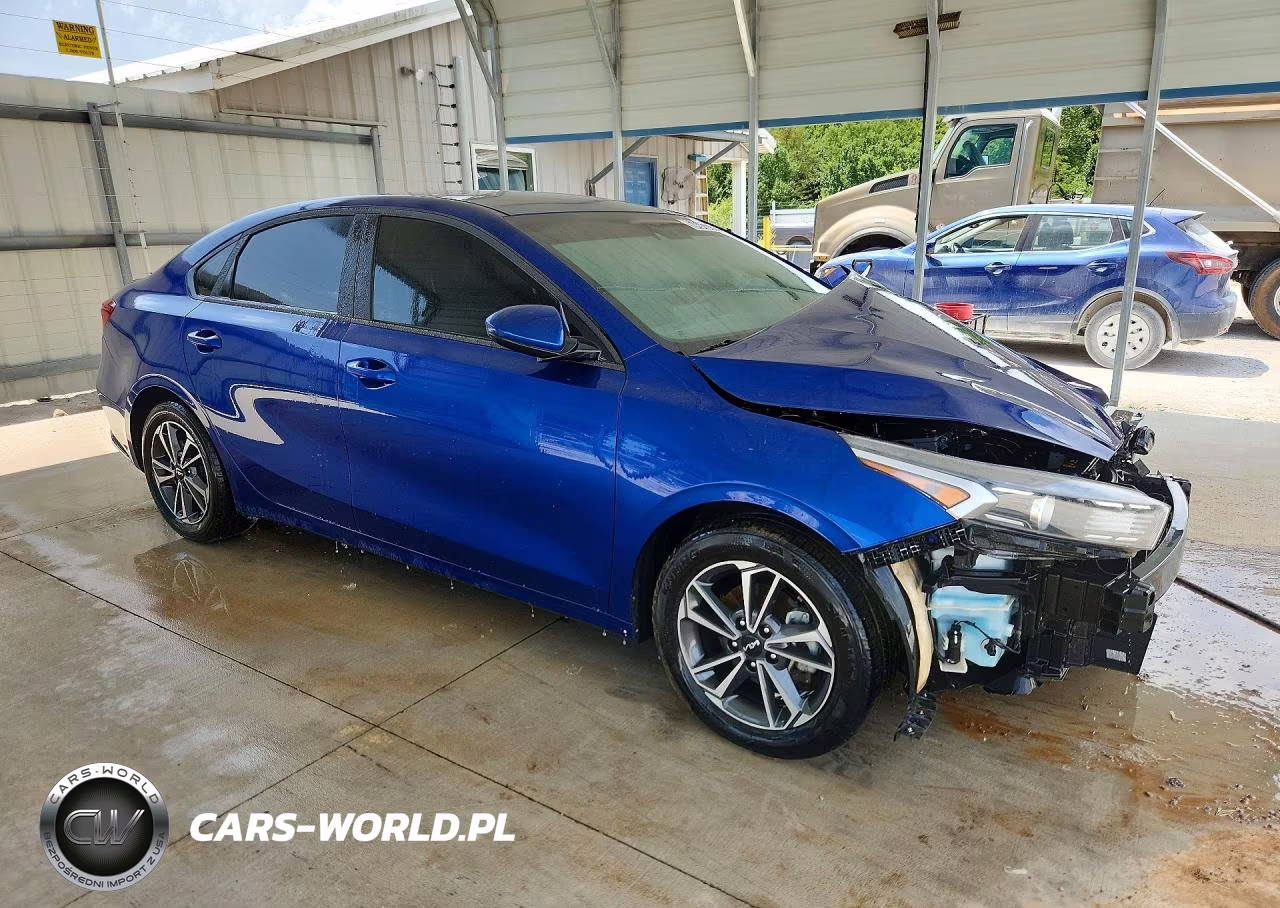 2023 Kia Forte Lxs VIN:3KPF24AD9PE569881 - 4