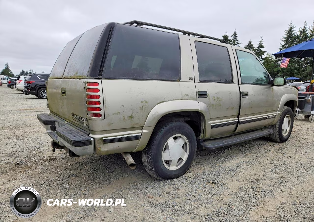 1998 Chevrolet Tahoe K1500 VIN:1GNEK13R3WJ338096 - 3