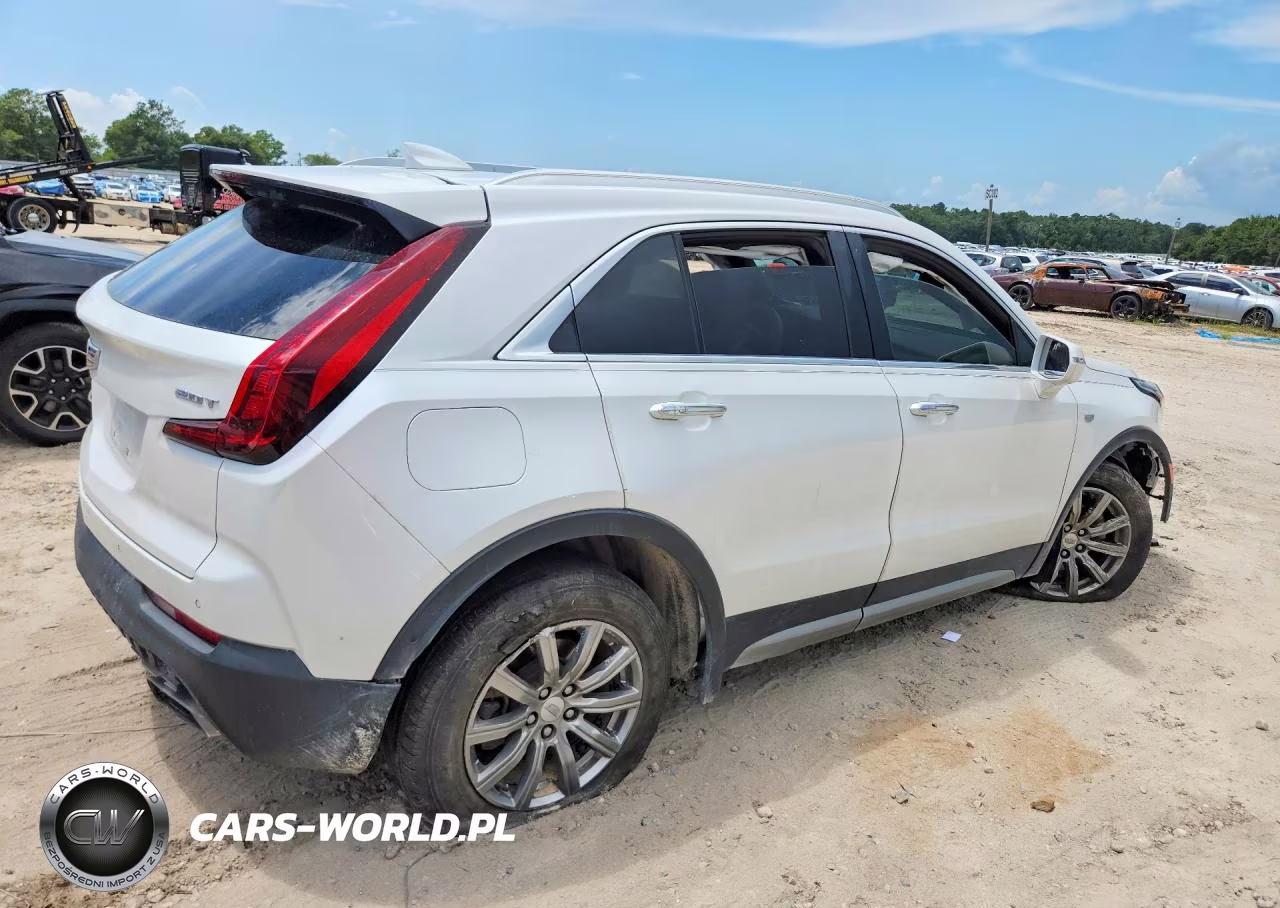 2019 Cadillac Xt4 Premium Luxury VIN:1GYFZCR43KF157426 - 3