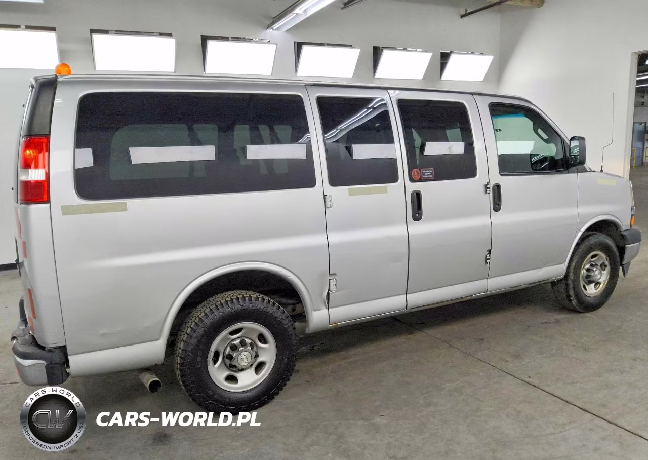 2018 Chevrolet Express G2500 Lt VIN:1GAWGFFP6J1335569 - 3