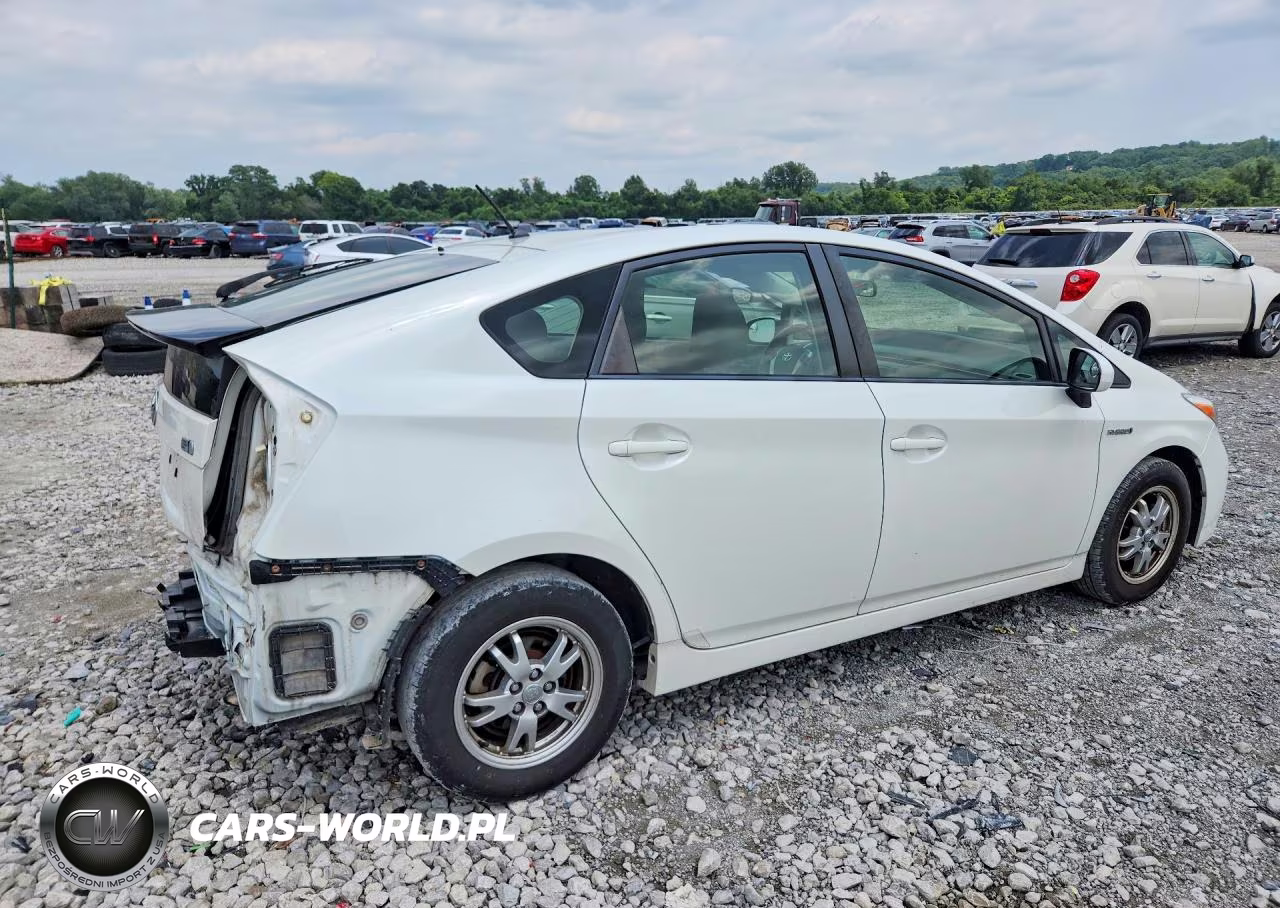 2014 Toyota Prius Two VIN:JTDKN3DU3E1759090 - 3