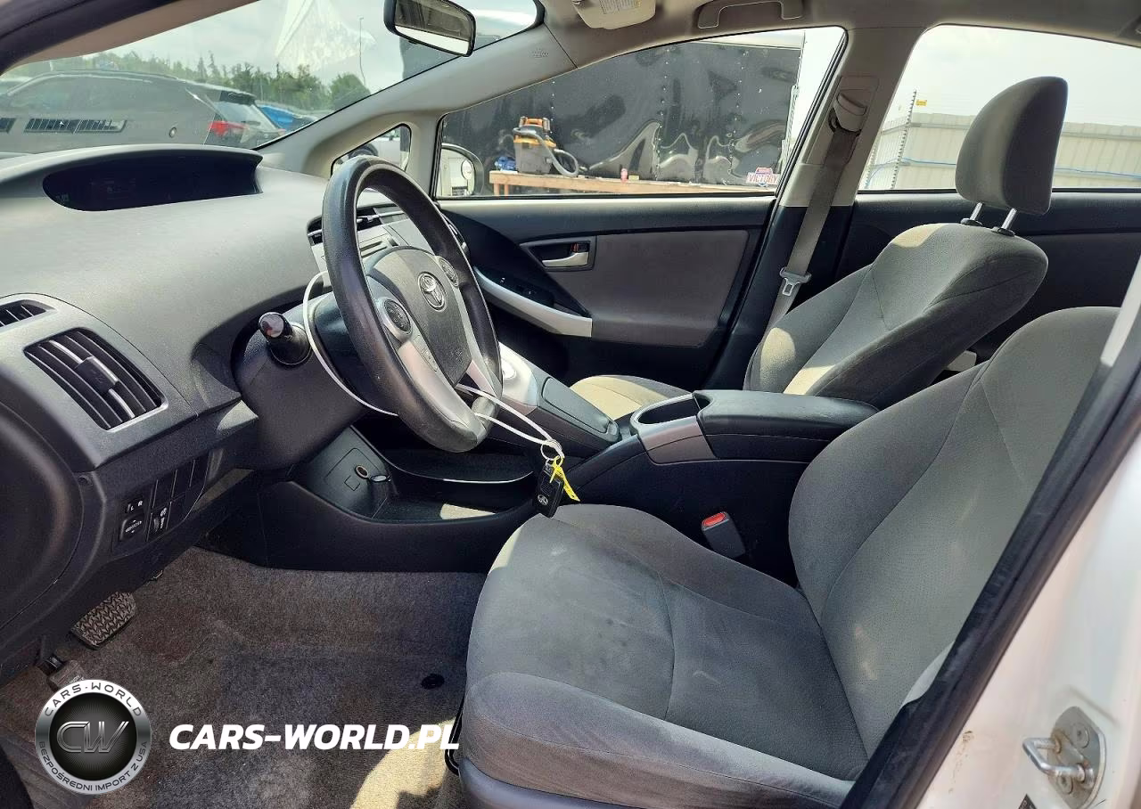 2014 Toyota Prius Two VIN:JTDKN3DU3E1759090 - 7