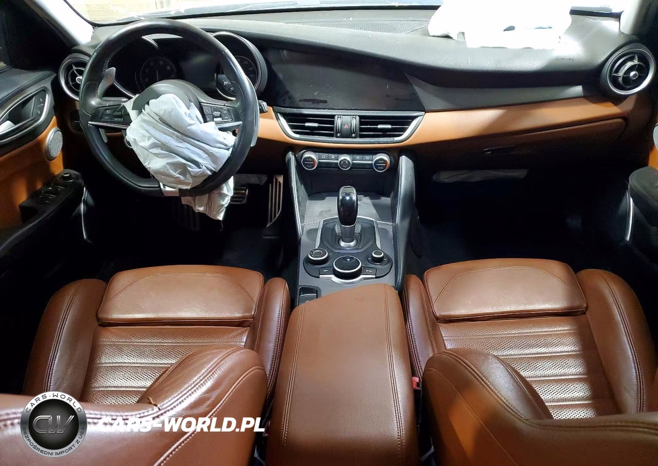 2018 Alfa Romeo Giulia Ti Q4 VIN:ZARFAEEN3J7571425 - 8