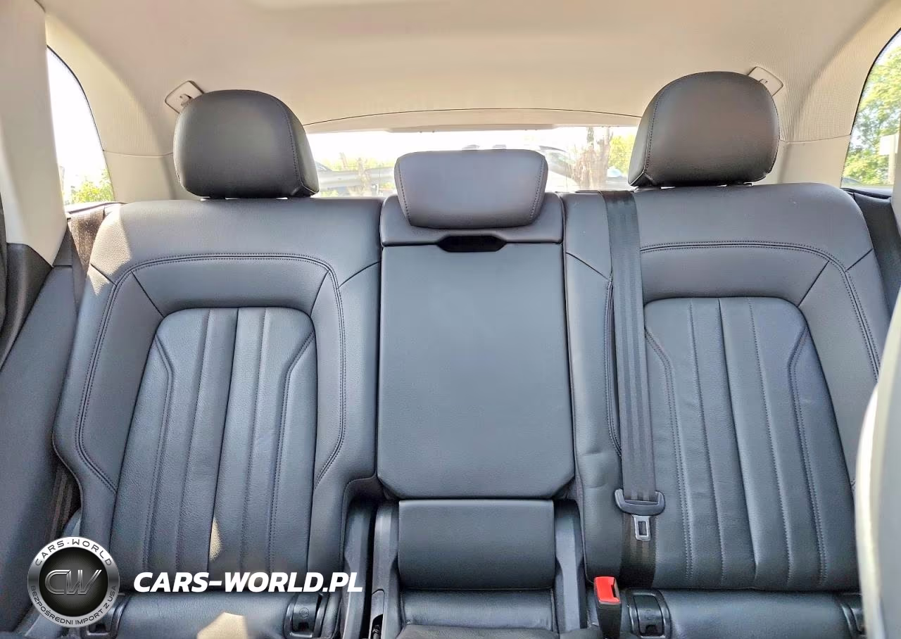 2019 Audi Q5 Premium Plus VIN:WA1BNAFYXK2044652 - 10