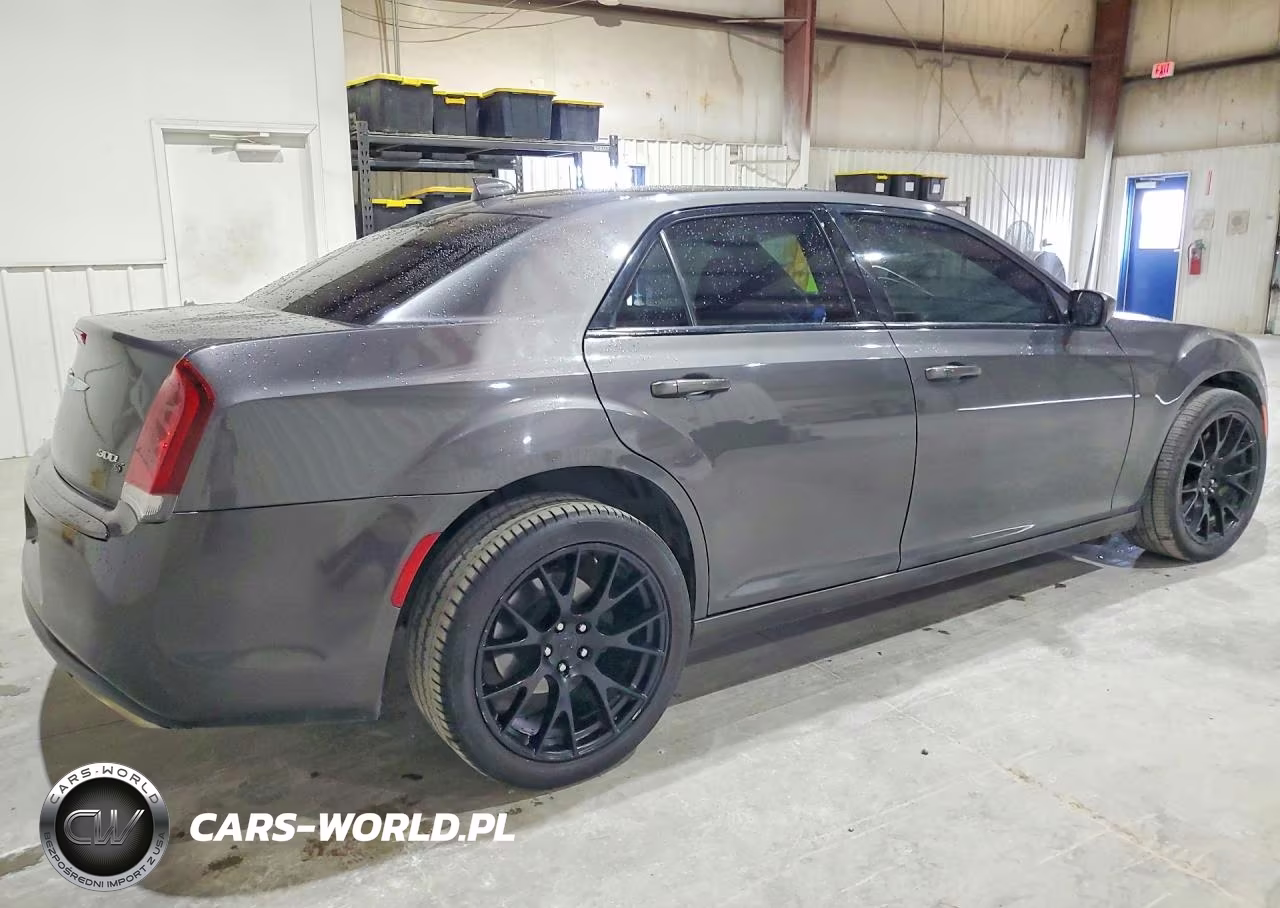 2019 Chrysler 300 S VIN:2C3CCAGG7KH698462 - 3