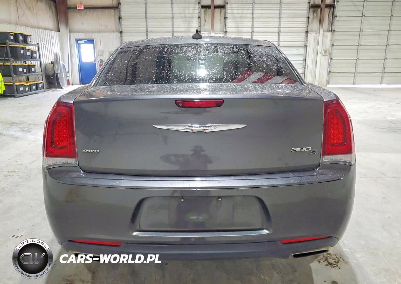 2019 Chrysler 300 S VIN:2C3CCAGG7KH698462 - 6