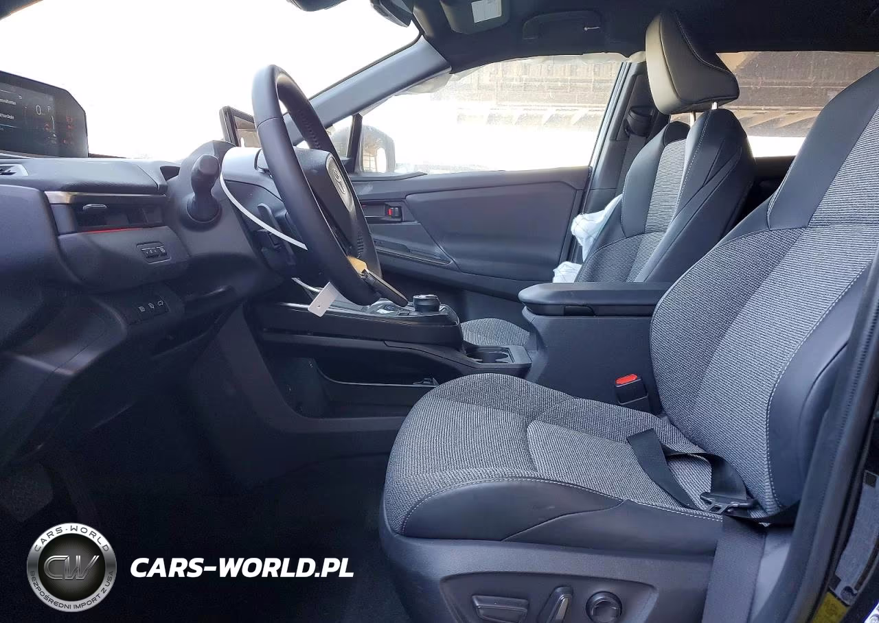 2026 Toyota Bz Xle Plus VIN:JTMBCAEBXTJ013370 - 7