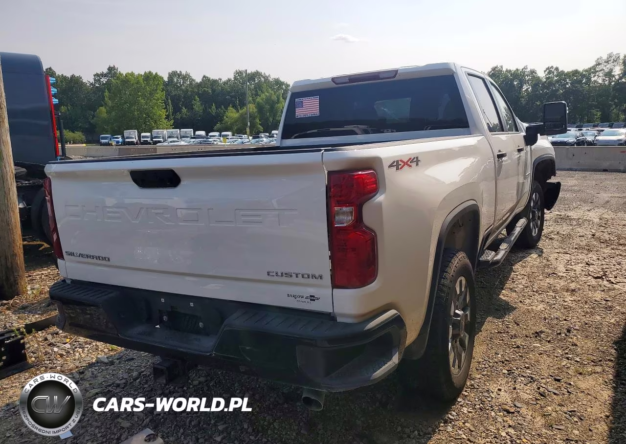 2025 Chevrolet Silverado K2500 Custom VIN:2GC4KME78S1185446 - 3