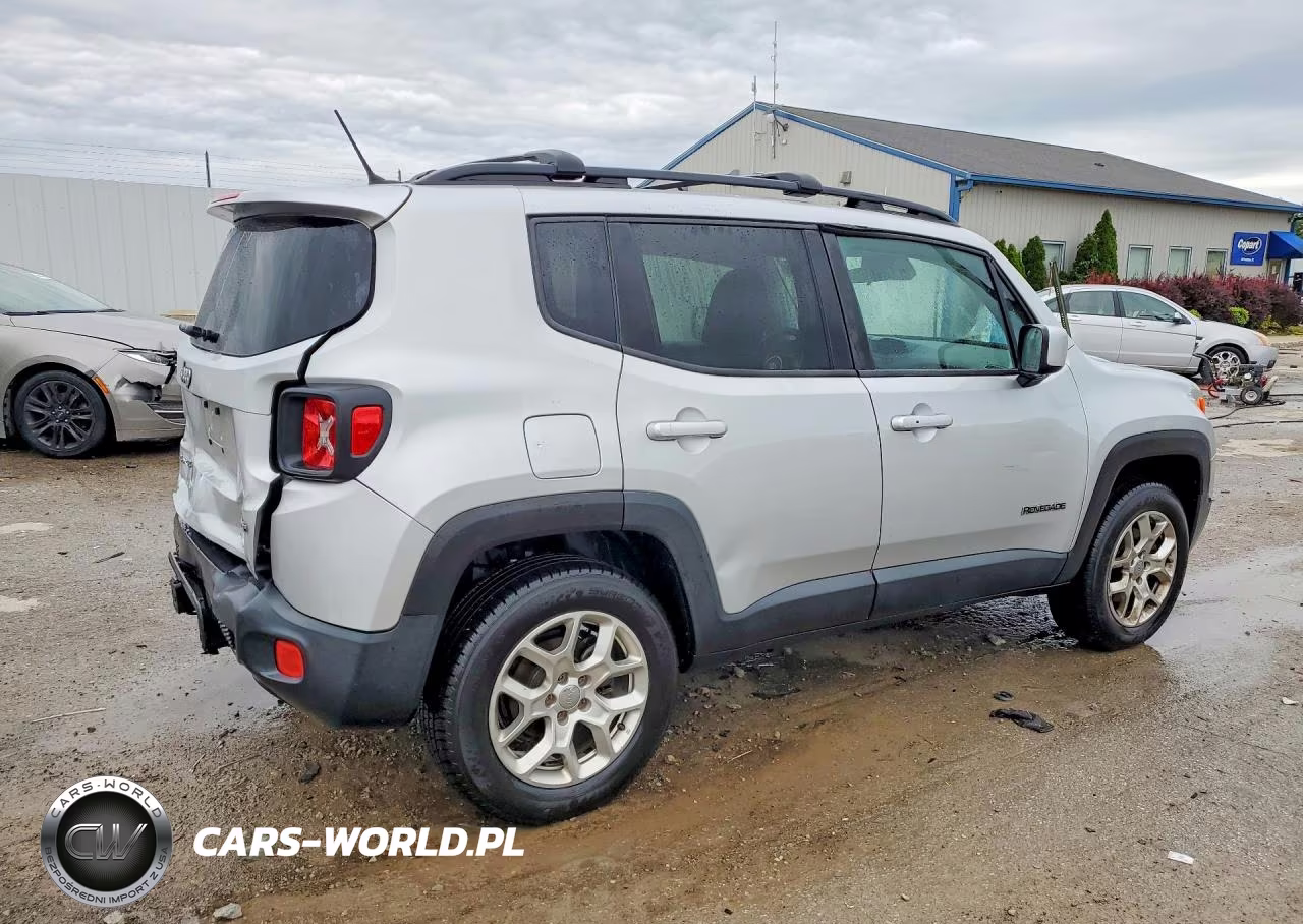 2015 Jeep Renegade Latitude VIN:ZACCJBBTXFPC28734 - 3