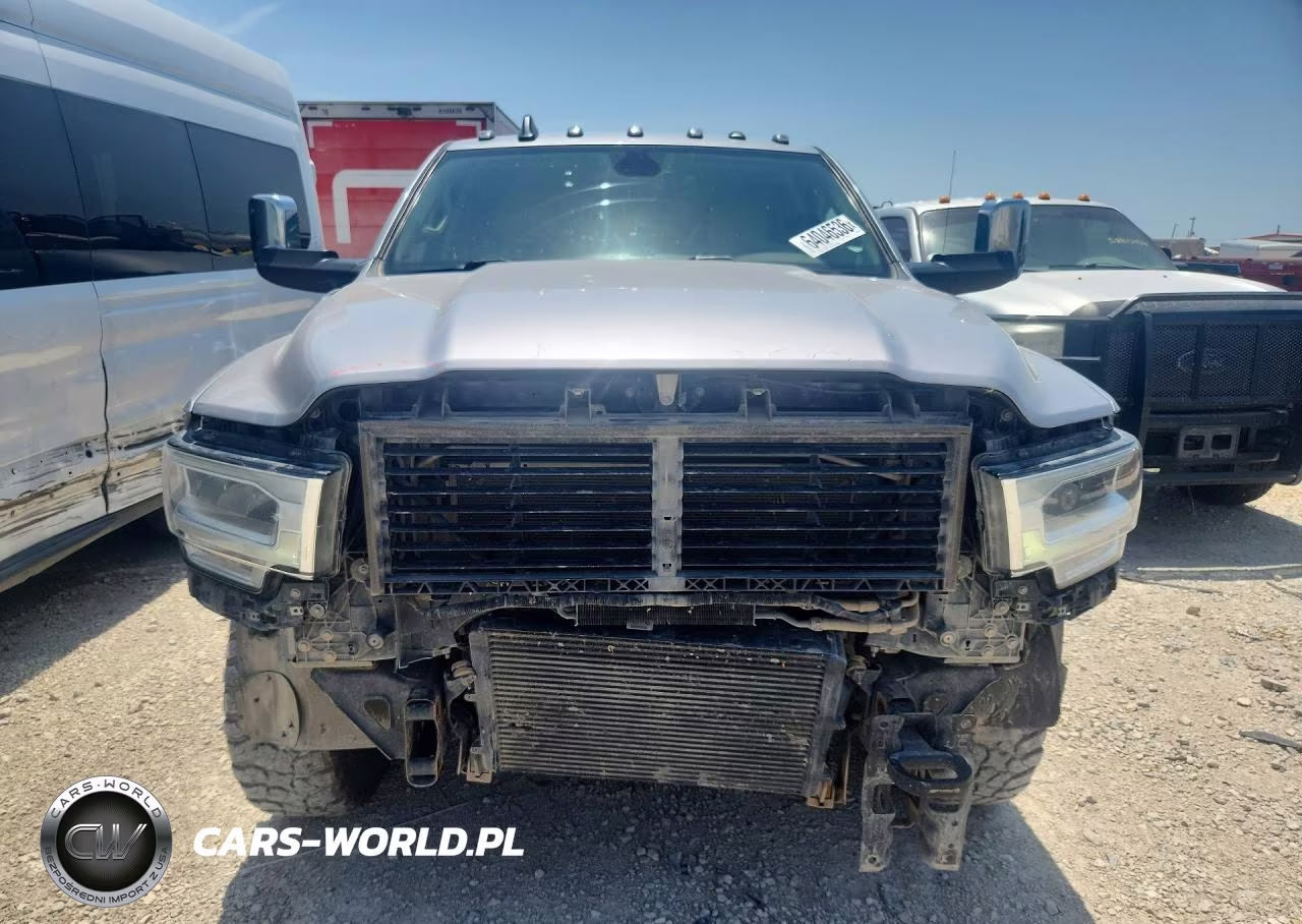 2022 Ram 3500 Laramie VIN:3C63RRJL7NG293793 - 5