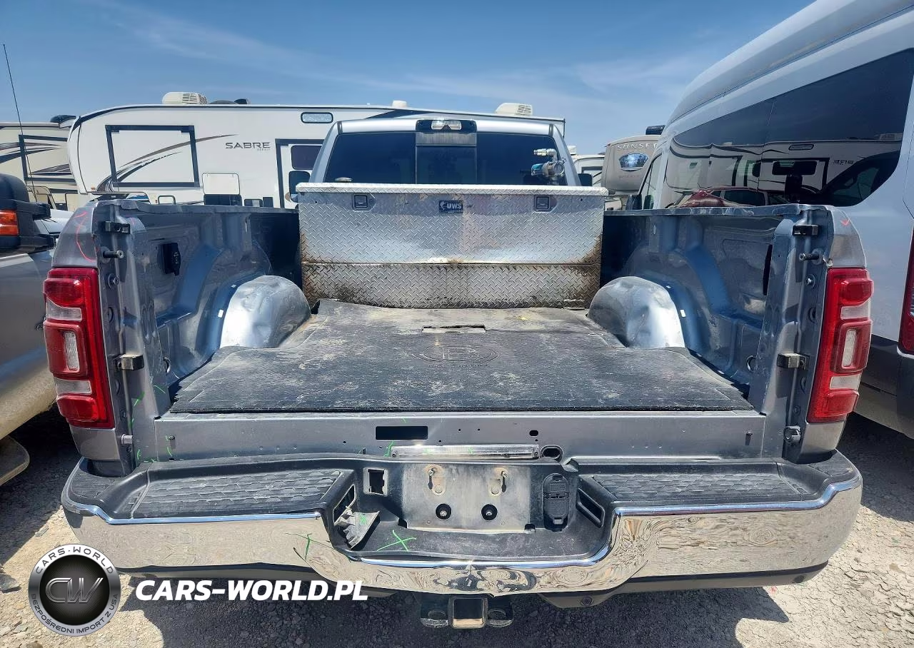 2022 Ram 3500 Laramie VIN:3C63RRJL7NG293793 - 6