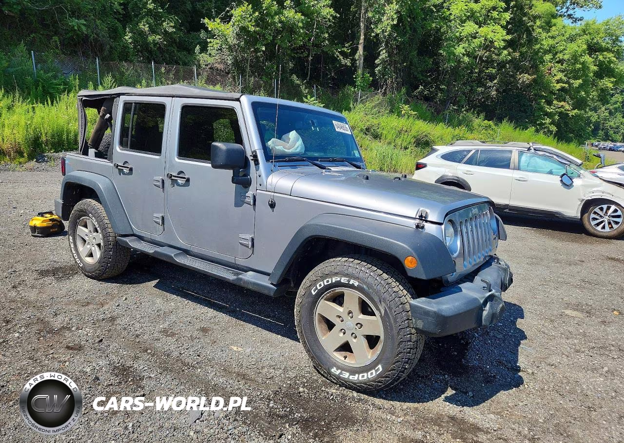 2014 Jeep Wrangler Unlimited Sport VIN:1C4BJWDG7EL120352 - 4