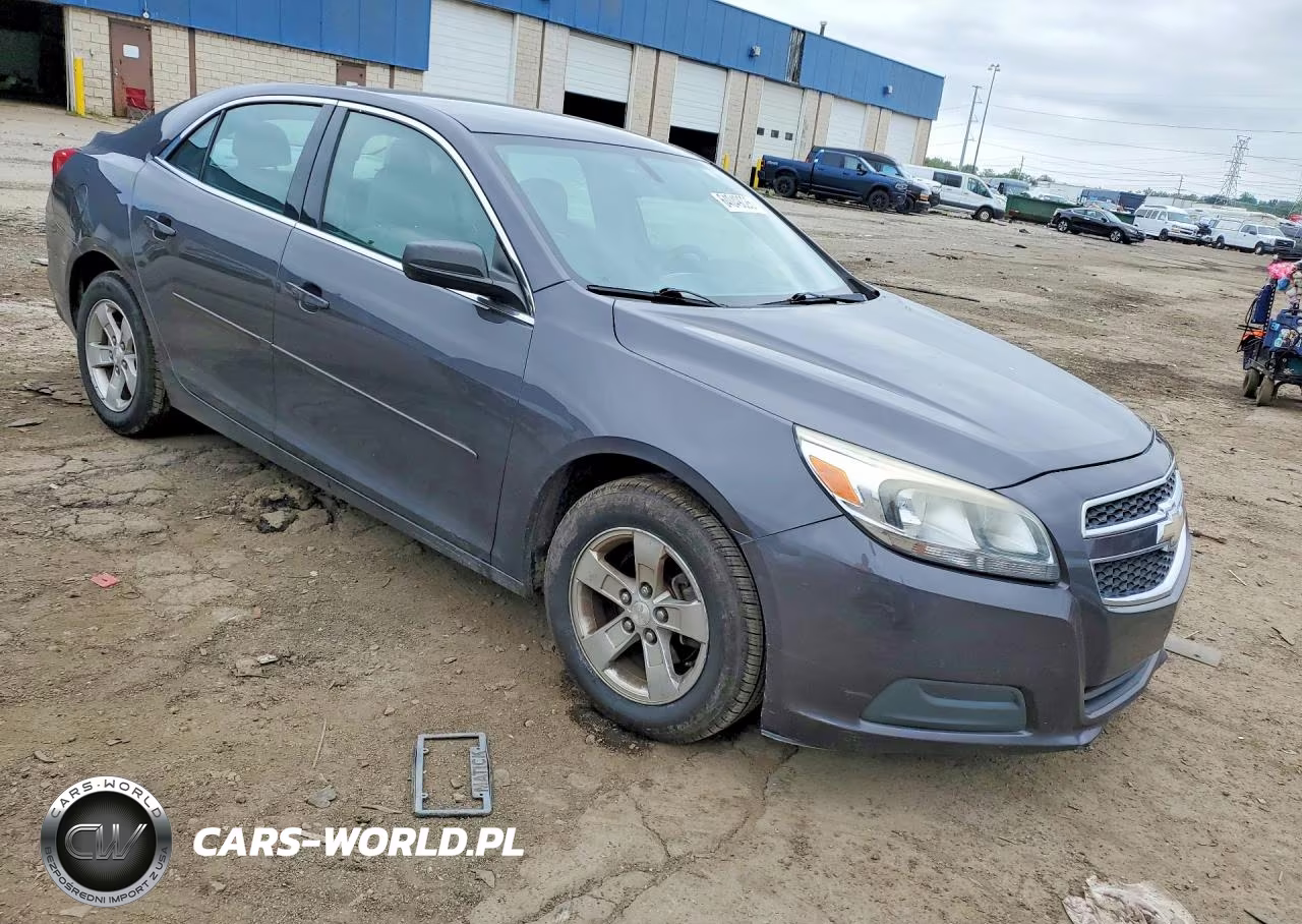 2013 Chevrolet Malibu Ls VIN:1G11B5SA3DF295589 - 4