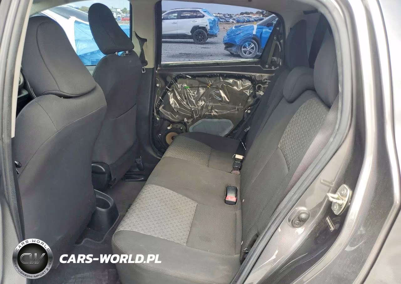 2015 Toyota Yaris 5-Door L VIN:VNKKTUD37FA044969 - 10