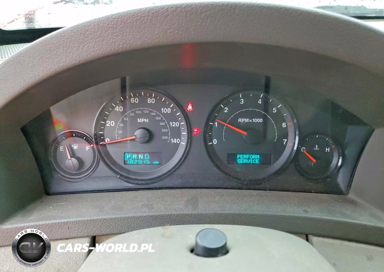 2005 Jeep Grand Cherokee Laredo VIN:1J4GS48K15C724477 - 9