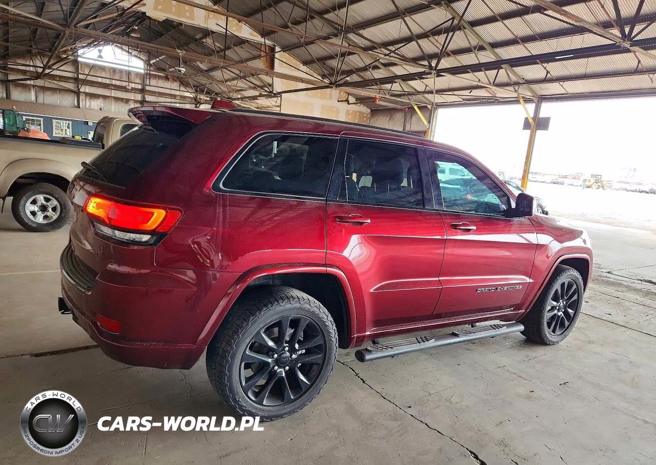 2018 Jeep Grand Cherokee Laredo VIN:1C4RJFAG4JC148459 - 3