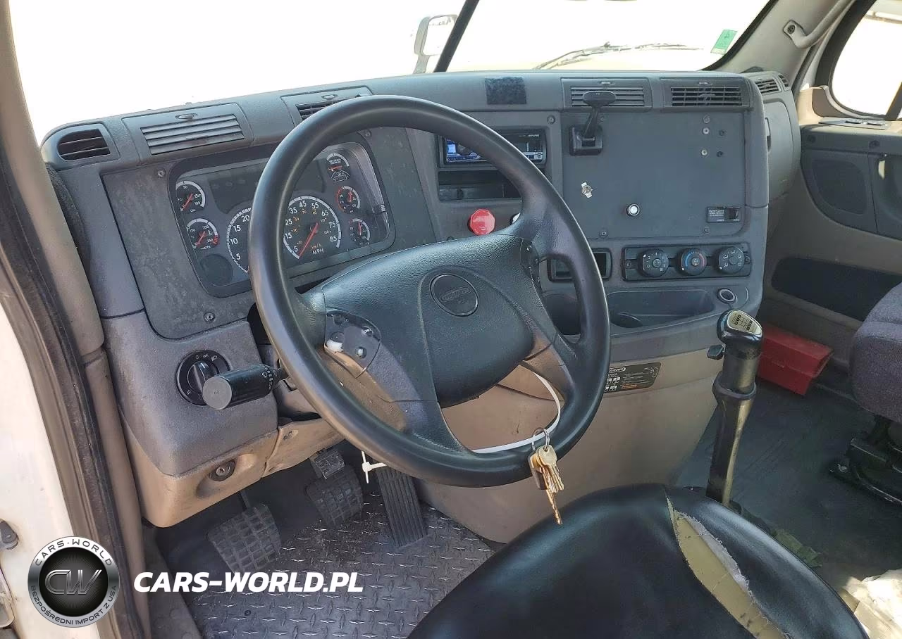2013 Freightliner Cascadia 125 VIN:3AKBGDDV9DSFG5493 - 8