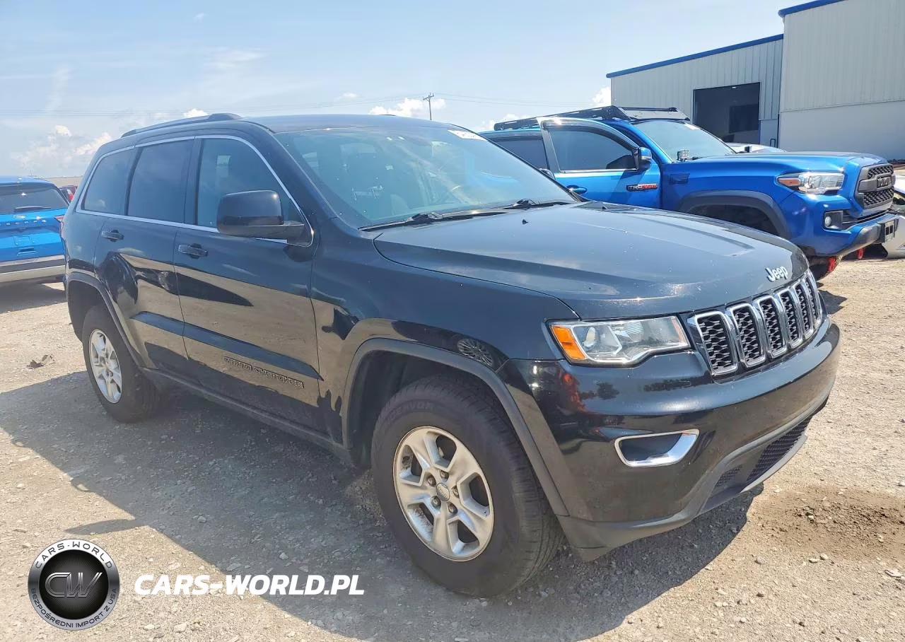 2017 Jeep Grand Cherokee Laredo VIN:1C4RJFAGXHC963906 - 4