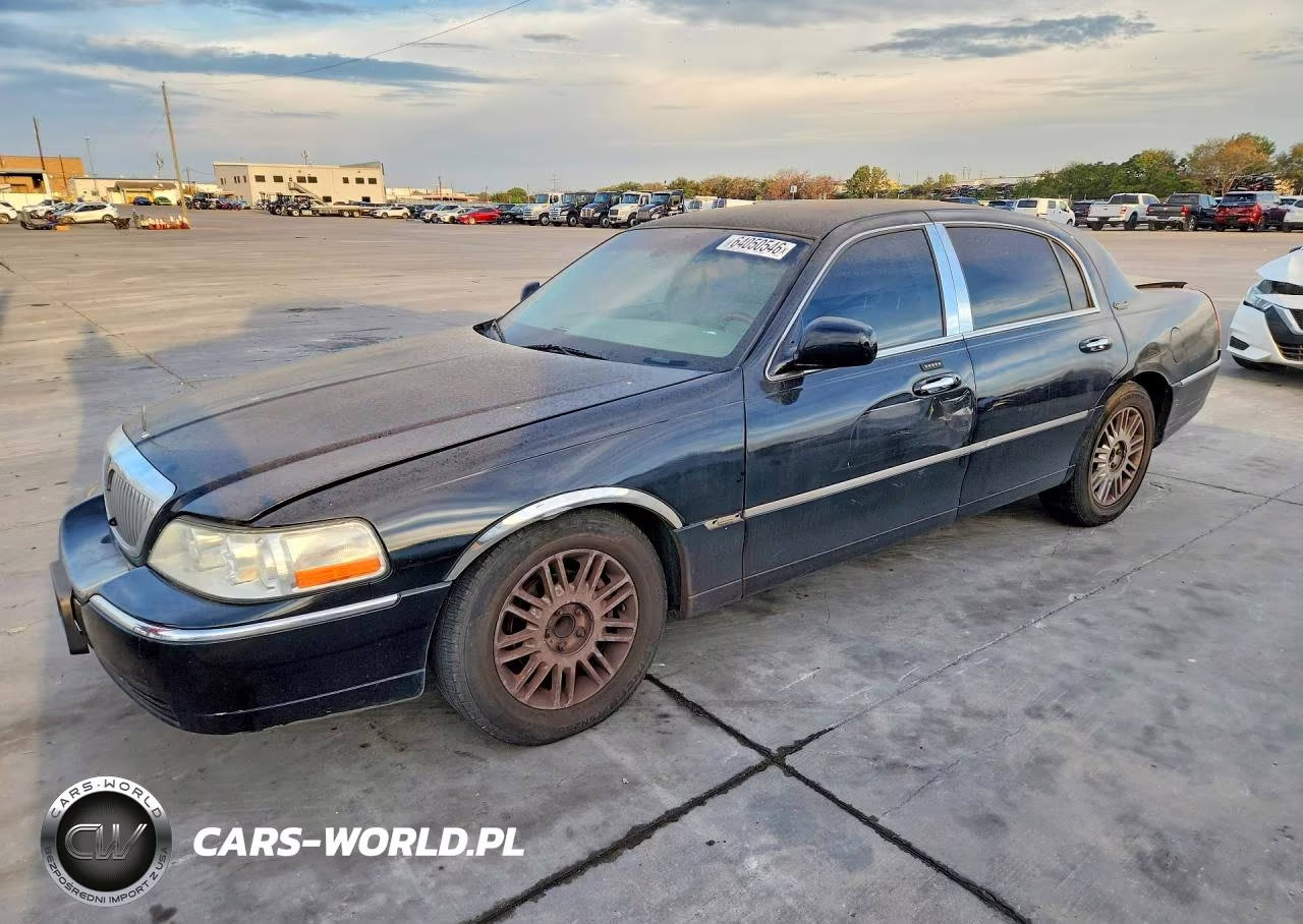 2010 Lincoln Town Car Signature Limited – zdjęcie 1 z 12