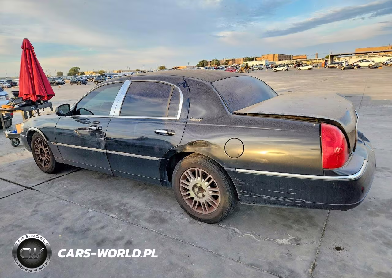 2010 Lincoln Town Car Signature Limited VIN:2LNBL8CV0AX614504 - 2
