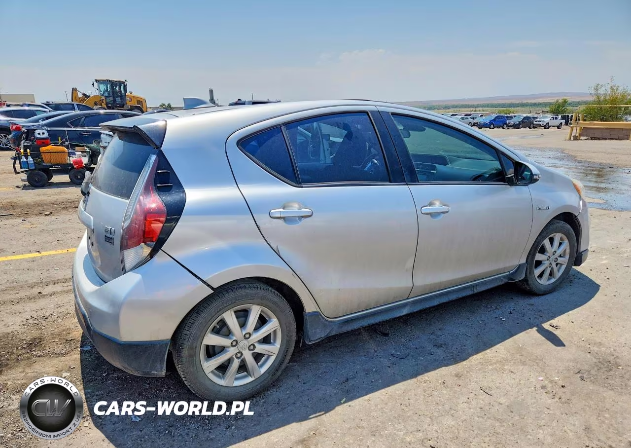 2017 Toyota Prius C Two VIN:JTDKDTB39H1597807 - 3