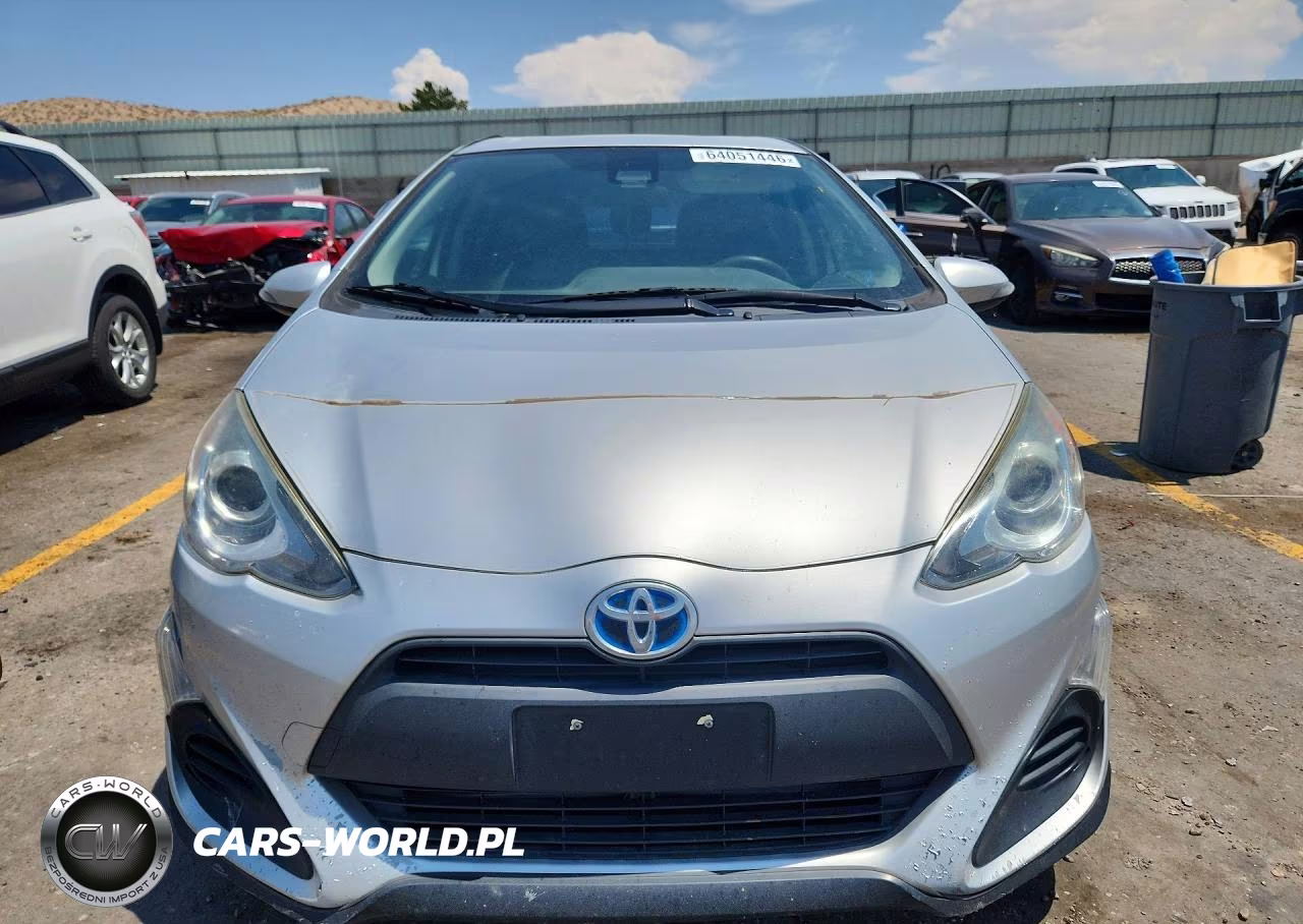 2017 Toyota Prius C Two VIN:JTDKDTB39H1597807 - 5